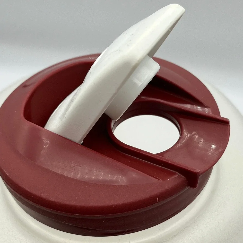 Vintage Rubbermaid 1 Gallon Water Pitcher Frosted Plastic Maroon‎ Flip Top Lid